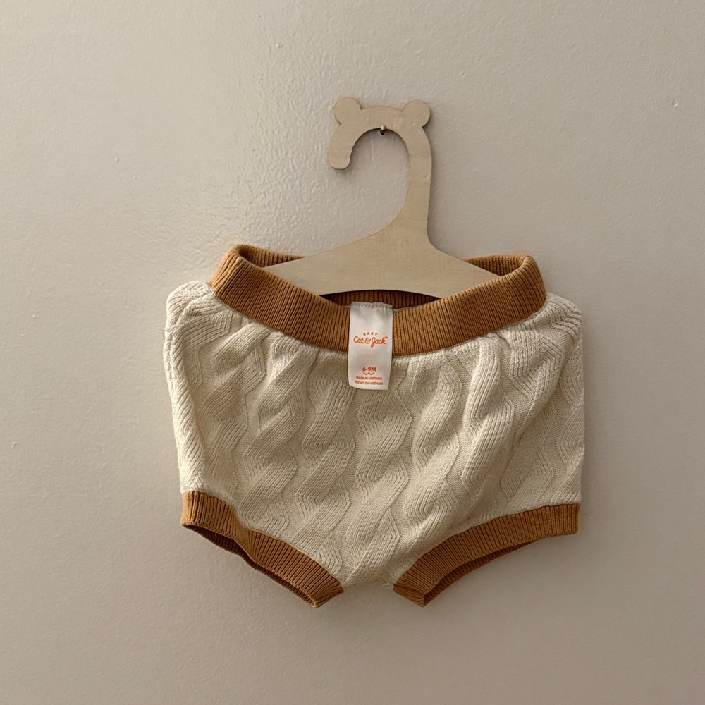 5/$25 cat & Jack Cozy Knit Kids Shorts - Cream and Brown